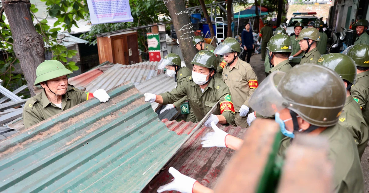 Chợ cá Yên Sở bị giải tỏa vẫn tấp nập, Hà Nội lập tức ra quân xử lý