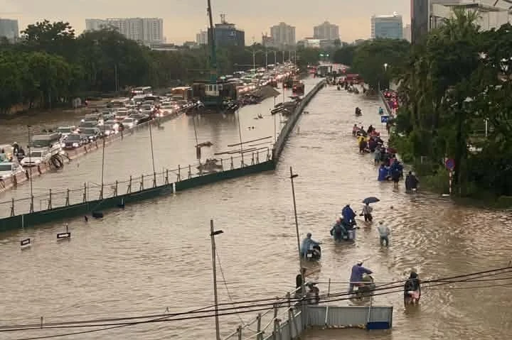 Hà Nội lý giải nguyên nhân khu vực Long Biên ngập cục bộ