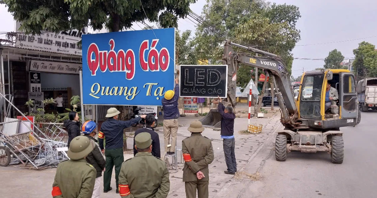 Hà Nội: Khẩn trương rà soát, xử lý vi phạm hành lang giao thông đường bộ trước ngày 14/8