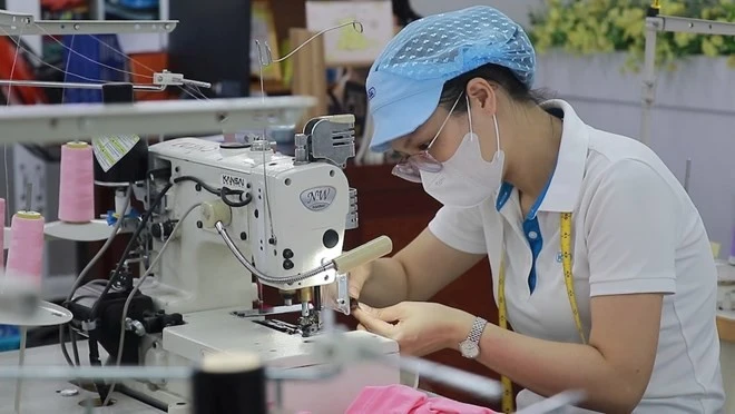 'Bàn tay vàng' của Dệt May Huế thắp sáng tinh thần sáng tạo công nhân trẻ