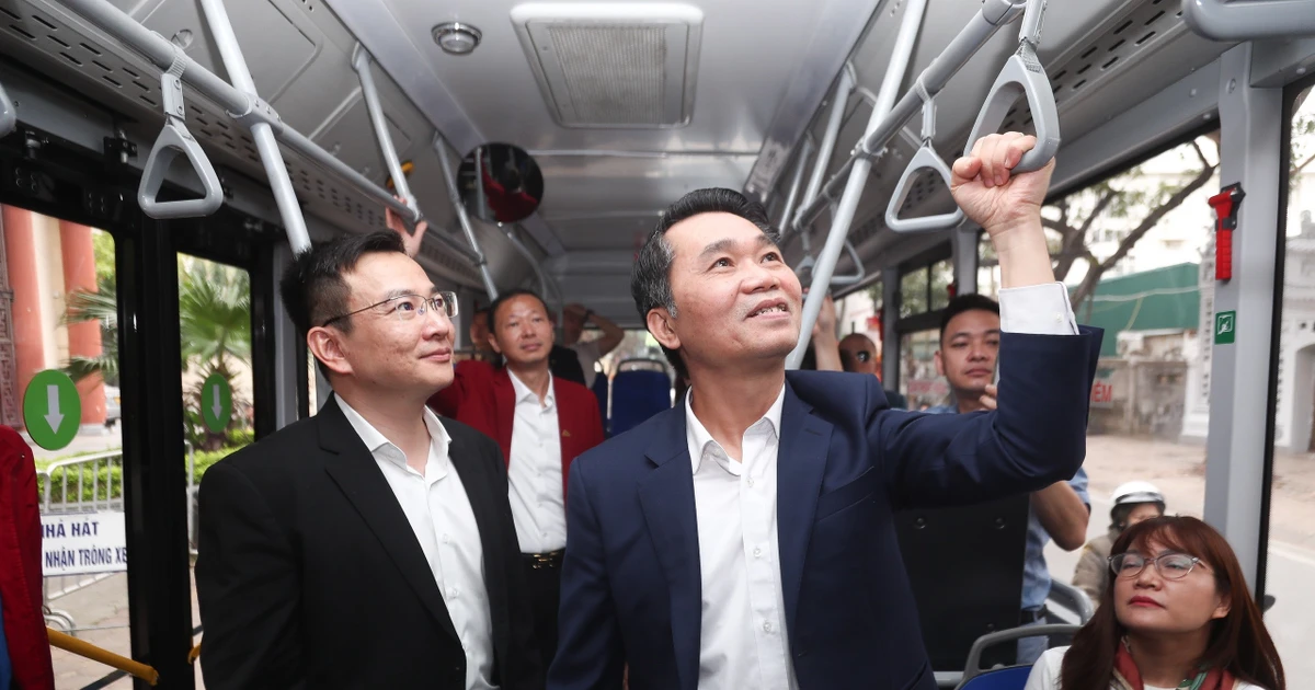 Vận tải công cộng Hà Nội: Đưa tiêu chí phục vụ văn minh vào hồ sơ mời thầu