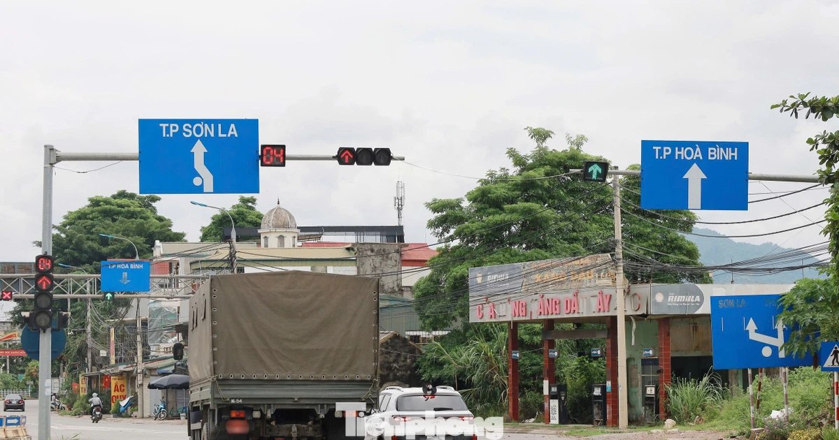Biển chỉ dẫn giao thông ‘lạc nhịp’ hiện diện khắp nơi