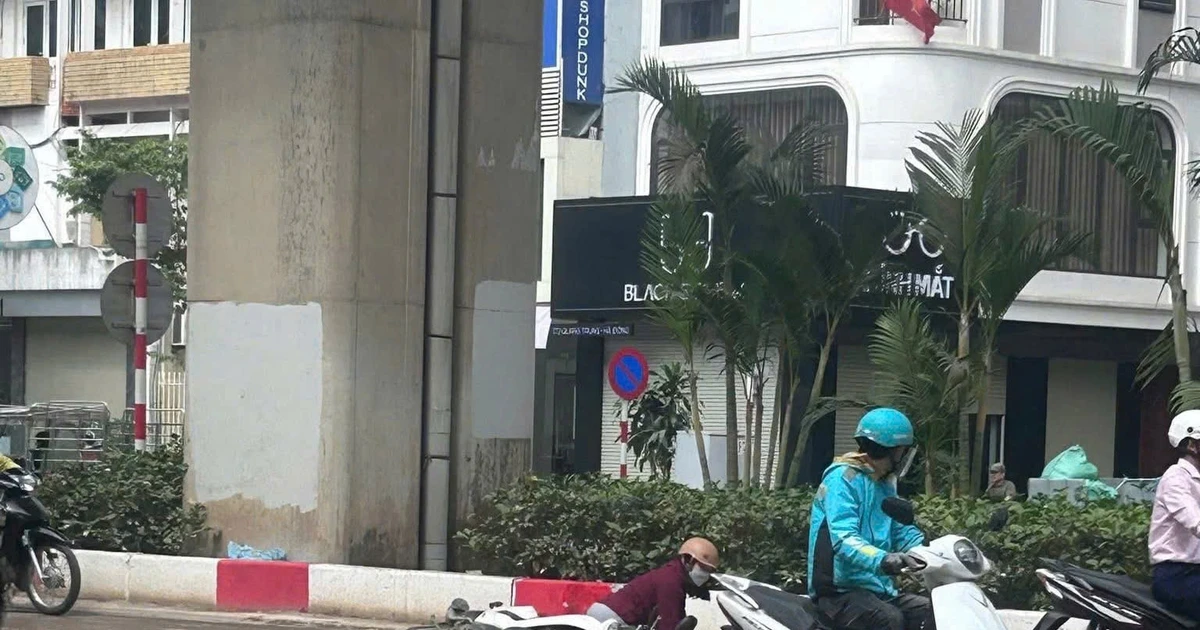 Cảnh sát truy tìm xe tải làm rơi bùn đất ra đường khiến nhiều người đi xe máy trượt ngã