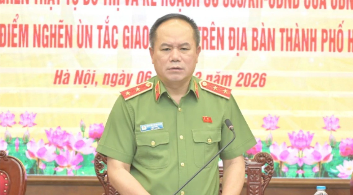 Giám đốc Công an Hà Nội: Đánh giá 'không hoàn thành nhiệm vụ' trưởng công an phường nếu để tái diễn lấn chiếm vỉa hè