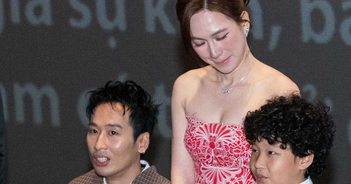 Tuấn Trần kể 6-7 tiếng lênh đênh trên biển cùng Phương Anh Đào