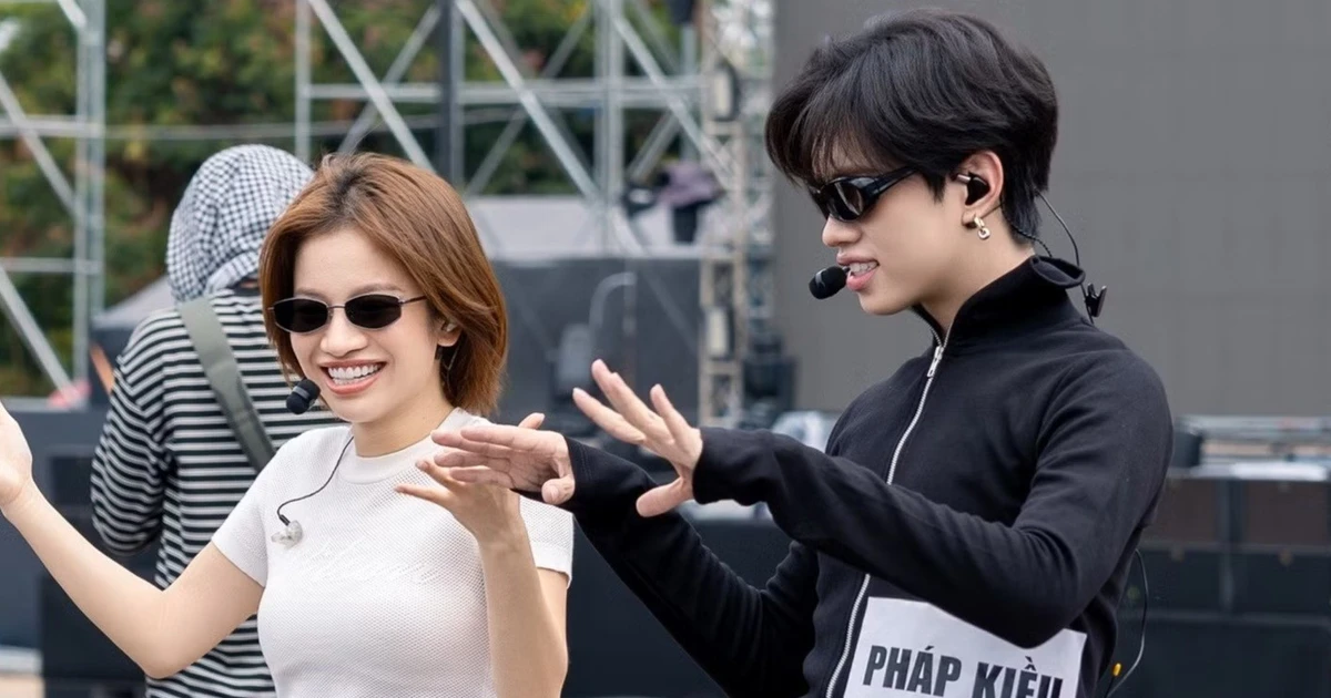 Hieuthuhai và dàn anh trai đội nắng xuyên trưa