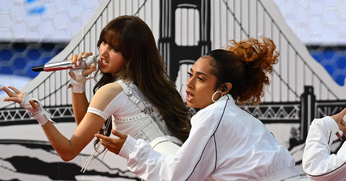 Lisa (BlackPink) làm bùng nổ khai mạc World Cup