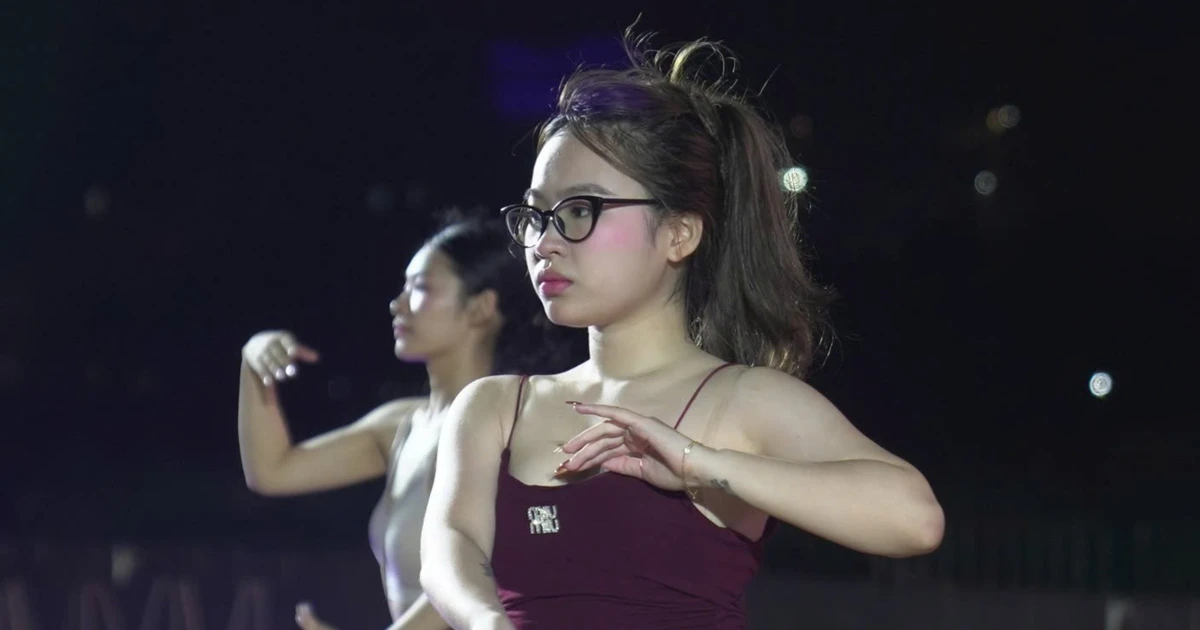 Xuyên đêm thi công, đã sẵn sàng đón 20.000 người tới concert Thanh xuân
