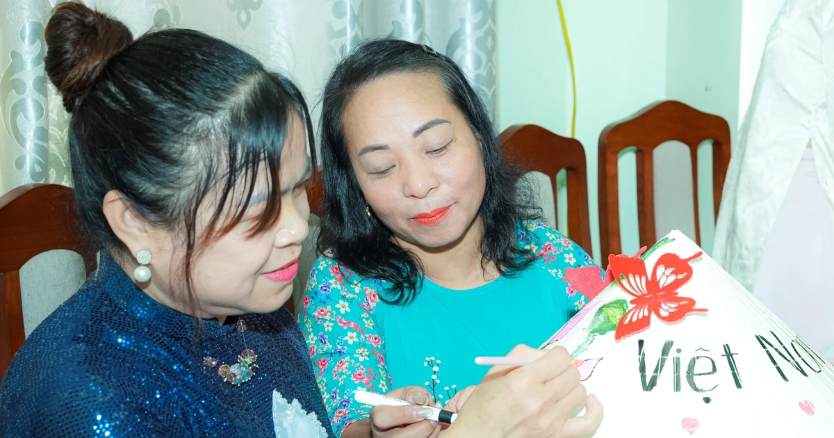 Nỗ lực chuyển đổi số làng nghề nón lá 180 tuổi
