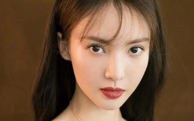 Hoa khôi trường múa lái Mercedes G63 gây tai nạn rồi bỏ trốn