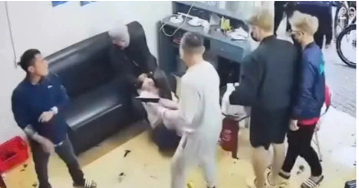 Khởi tố nhóm đối tượng dùng súng đe dọa, đánh con nợ