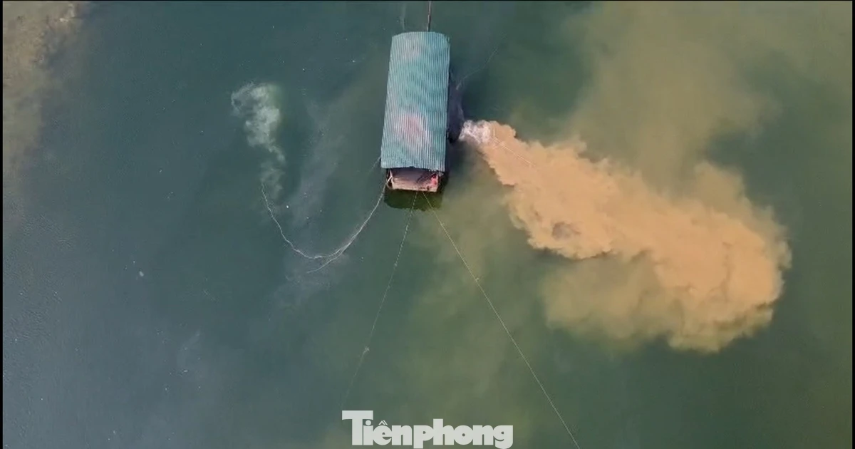 Tàu 'ma' che vải bịt bùng, hút và đãi trộm khoáng sản trên sông Chảy