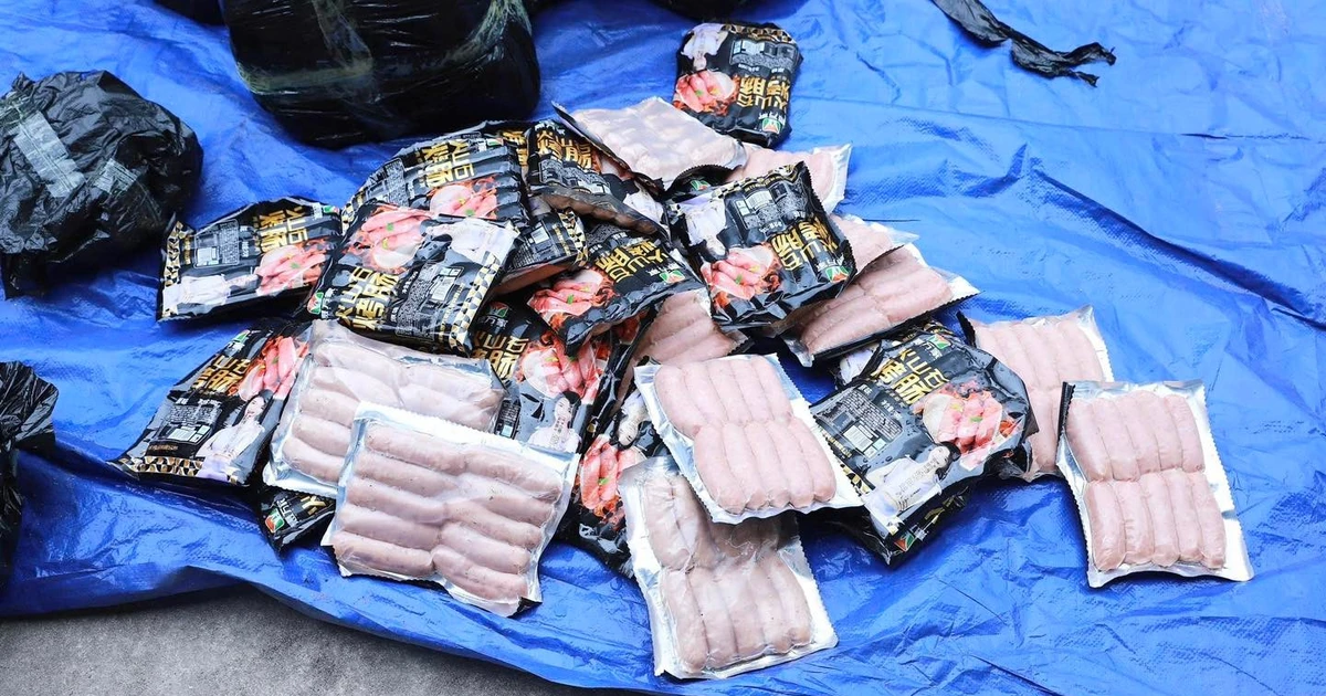 Tuyên Quang phát hiện hơn 2,3 tấn xúc xích không rõ nguồn gốc in chữ nước ngoài