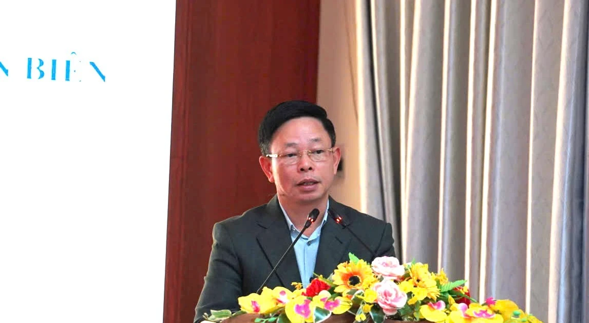 Báo Tiền Phong kết nối doanh nghiệp tặng quà Tết cho người nghèo ở Điện Biên gần 400 triệu đồng