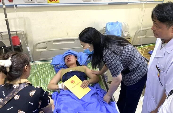 Thông tin mới về sức khỏe 11 nạn nhân trong vụ Phó bí thư xã ở Lào Cai uống rượu, lái xe đâm vào đám đông