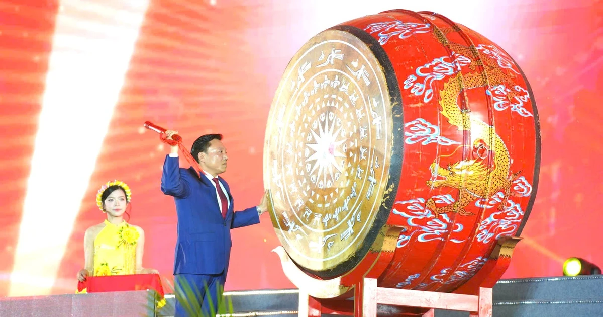 Khai mạc lễ hội Đền Hùng