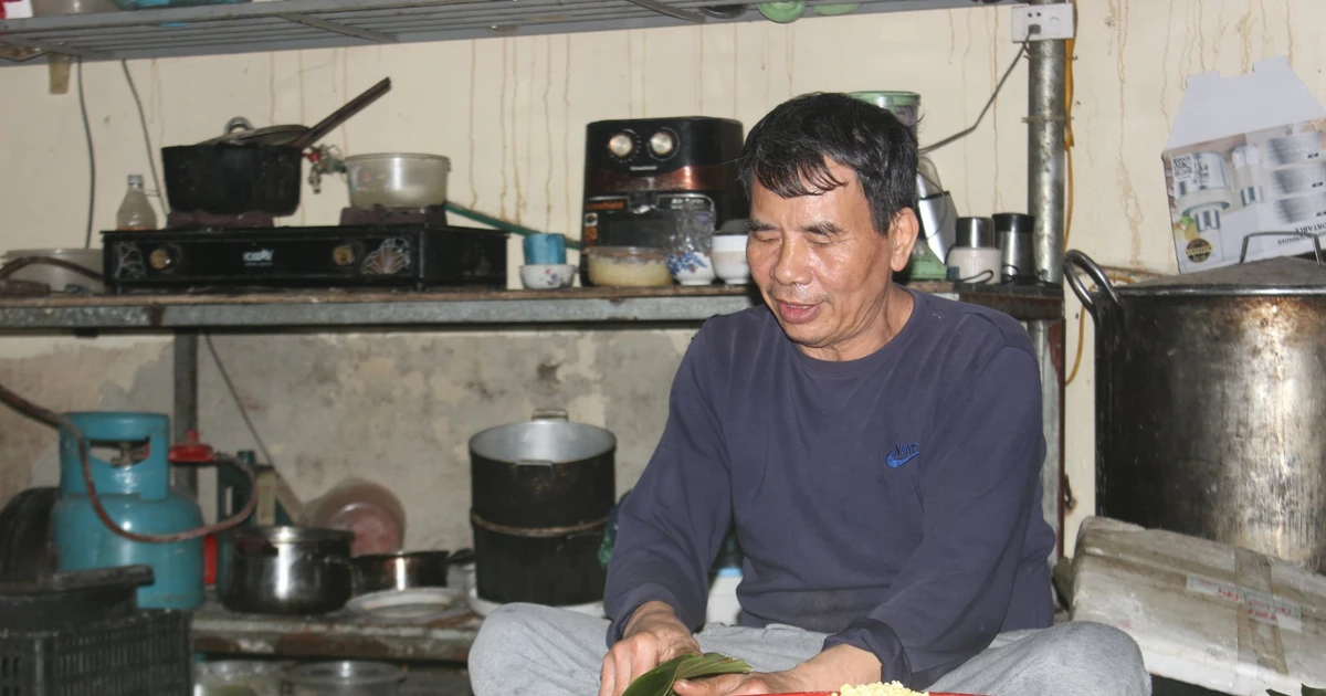 Làng bánh chưng đỏ lửa suốt ngày đêm, làm không hết việc ngày cận Tết