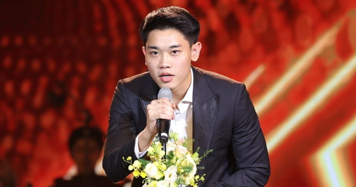 Cầu thủ Đình Bắc: 'Hy vọng hết mùa giải này tôi có thể ra nước ngoài thi đấu'