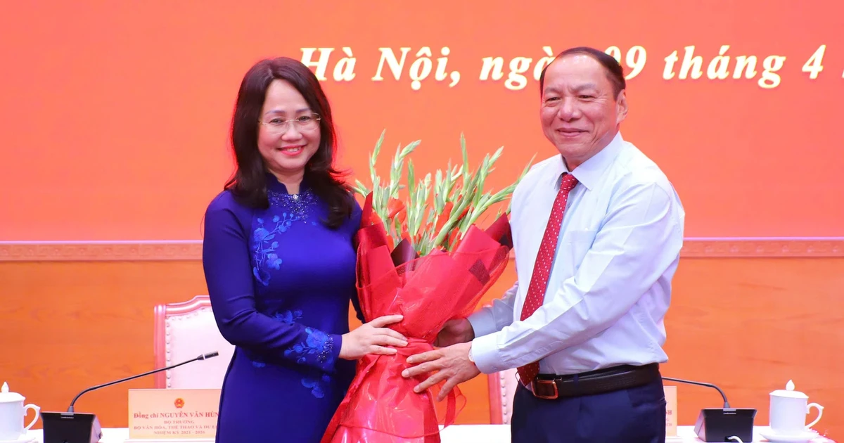 Bộ trưởng Bộ Văn hóa, Thể thao và Du lịch Lâm Thị Phương Thanh nhận nhiệm vụ
