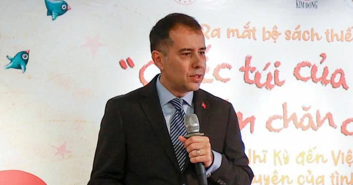 Đại sứ Thổ Nhĩ Kỳ mang thế giới tuổi thơ đến Việt Nam