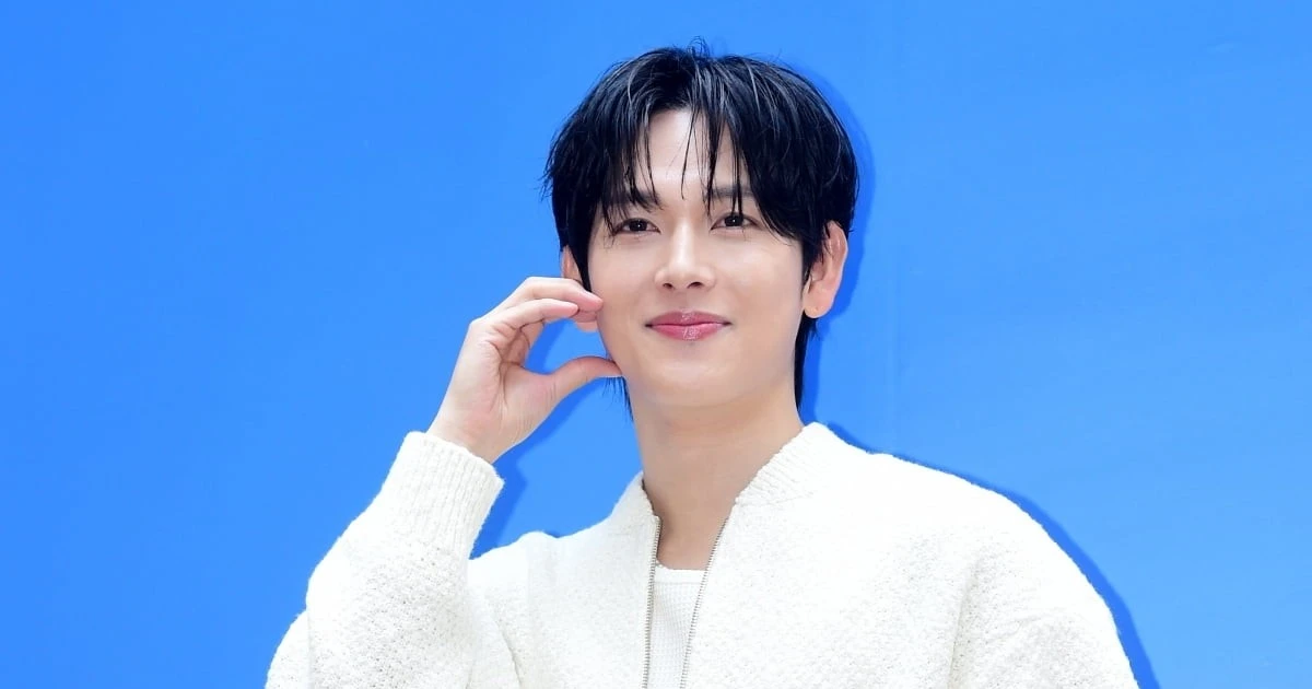 'Gã điên mắt ngây thơ xứ Hàn' về chung một nhà với Park Bo Gum và BLACKPINK, ra mắt album solo đầu tiên cùng với Kangta