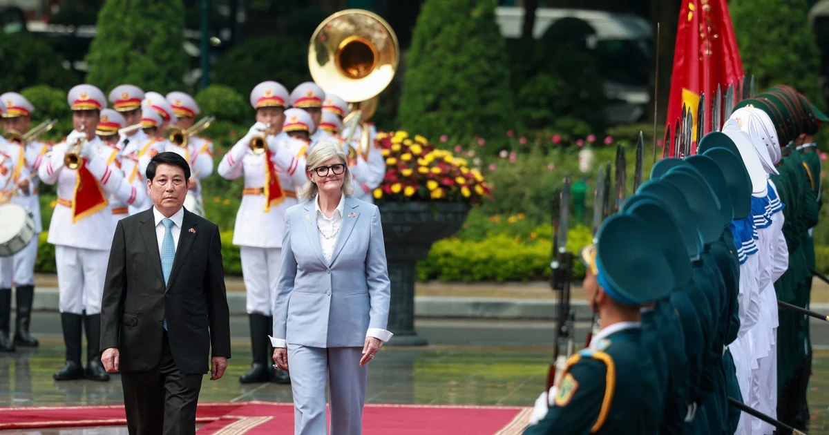 Chủ tịch nước Lương Cường chủ trì lễ đón Toàn quyền Úc