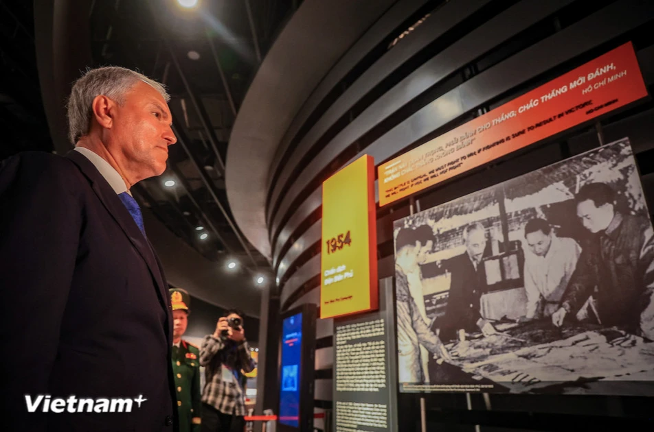 Chủ tịch Duma Quốc gia Nga thăm Bảo tàng Lịch sử quân sự Việt Nam