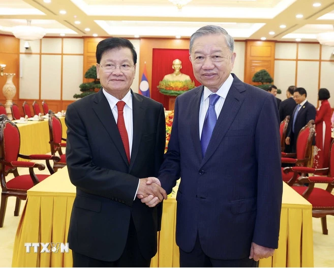 Tổng Bí thư, Chủ tịch nước Lào cảm nhận rõ tình yêu nước nồng nàn của người Việt