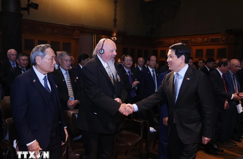 Chủ tịch nước Lương Cường gặp các cựu chiến binh Việt – Mỹ