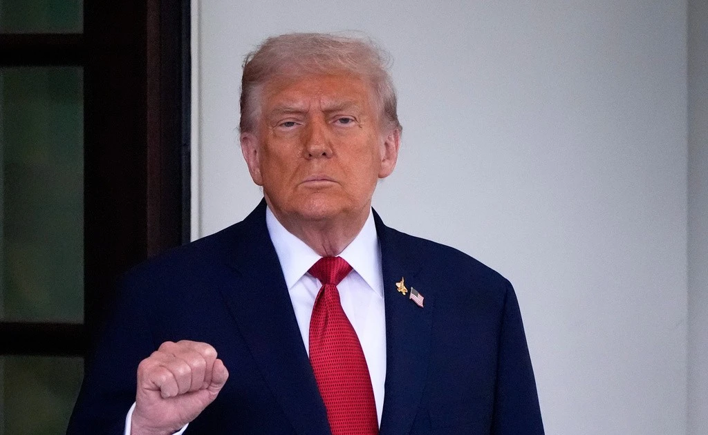 Tổng thống Mỹ Trump bất ngờ thông báo tăng thuế lên tới 100% với nhiều mặt hàng