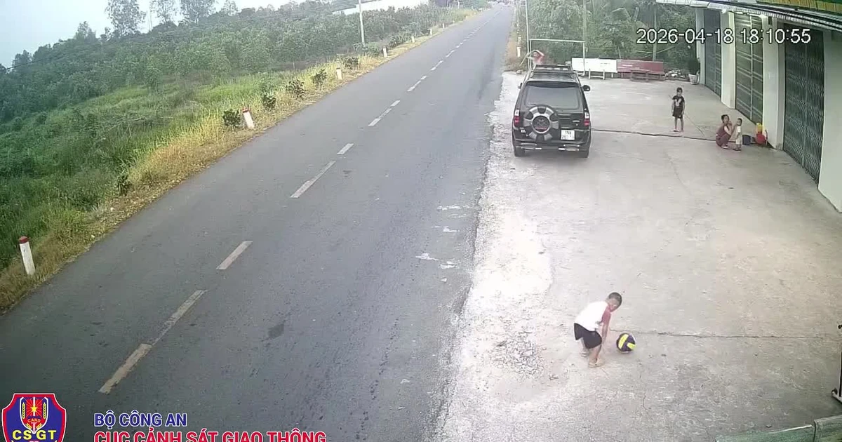 Vụ trẻ đá bóng ra đường gây tai nạn chết người: Gia đình nạn nhân lên tiếng