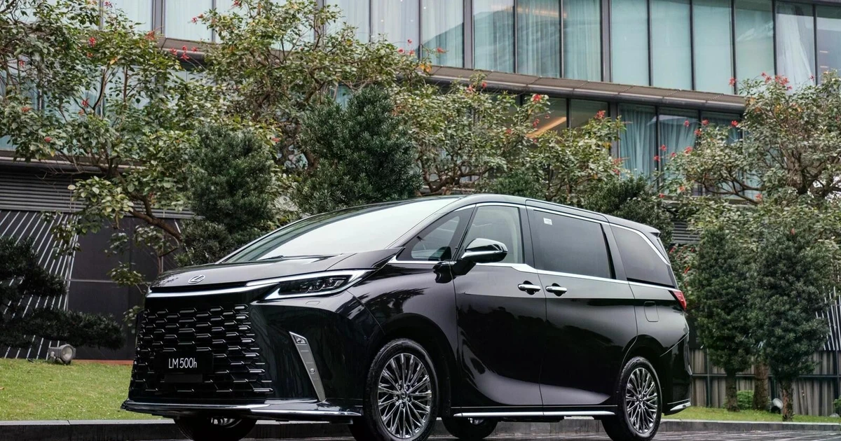 Thêm xe Lexus hybrid được giảm giá tại Việt Nam