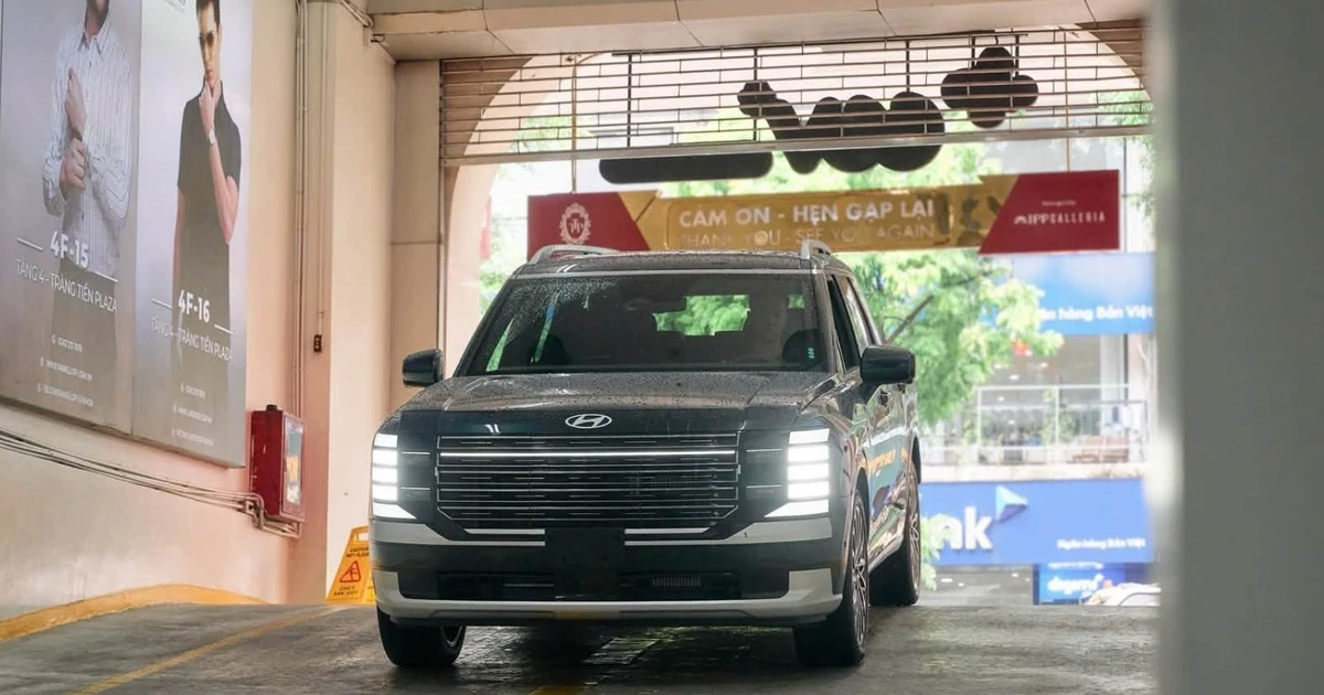 Hyundai Palisade hybrid lộ diện tại Hà Nội