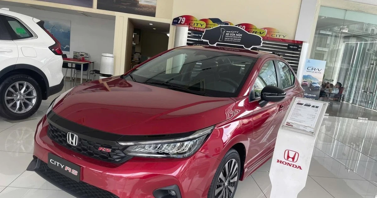 Thị trường ô tô 'nóng' trước tháng Ngâu: Có xe SUV giảm hơn 350 triệu