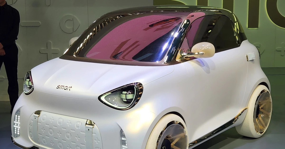 Mẫu xe điện mini 2 chỗ đi được 300 km mỗi lần sạc