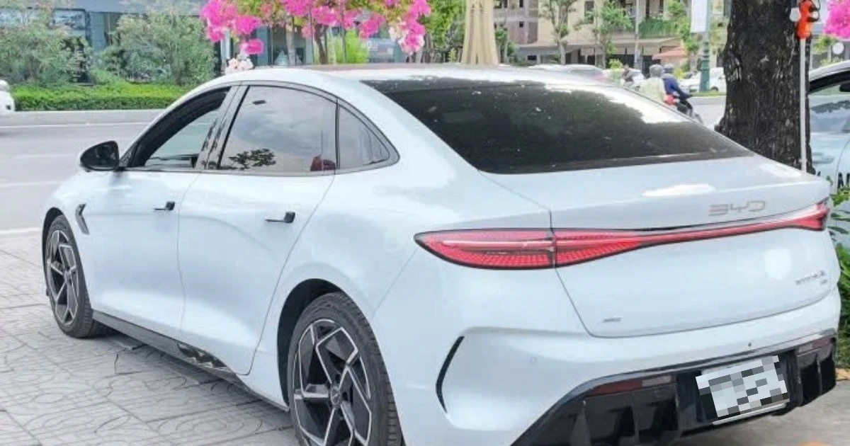 Đại lý thanh lý mẫu lái thử, giảm cả trăm triệu đồng