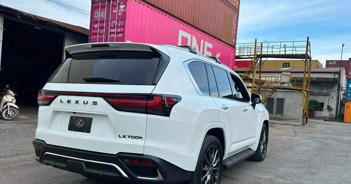 Lexus LX hybrid xuất hiện tại Việt Nam