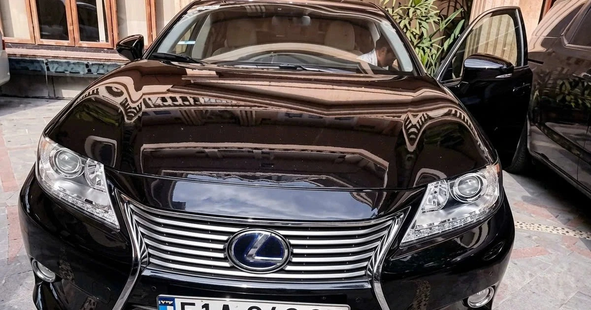 Xe Lexus đấu giá 'ế' của bà Trương Mỹ Lan tiếp tục lên sàn