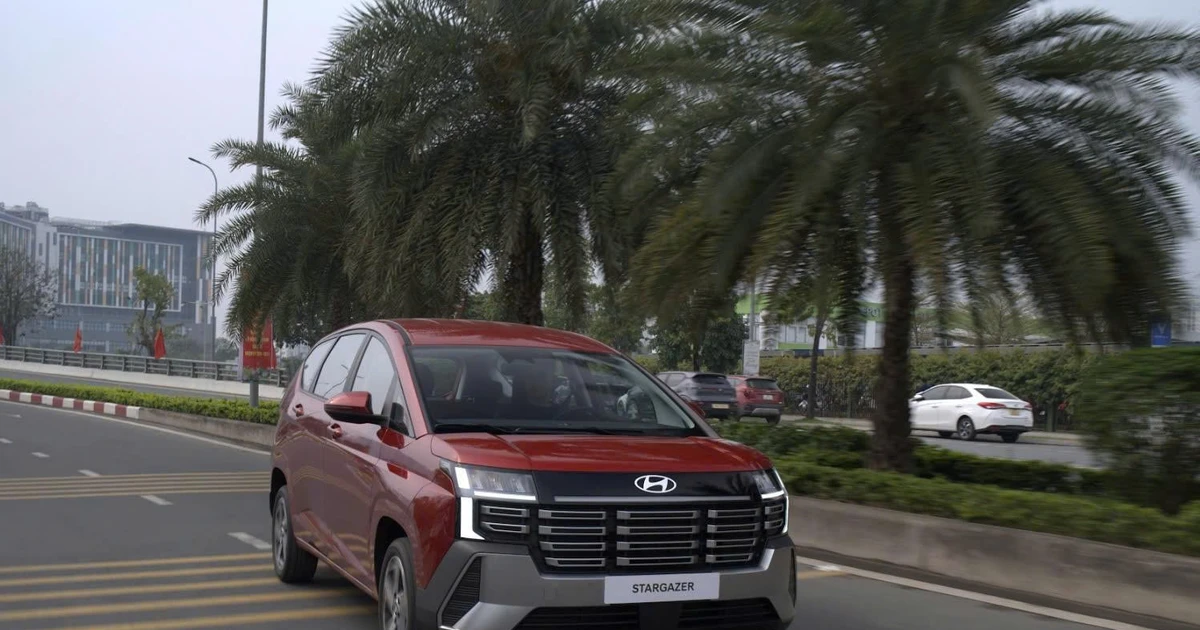 Hyundai Stargazer bản mới lộ ảnh lăn bánh ở Việt Nam
