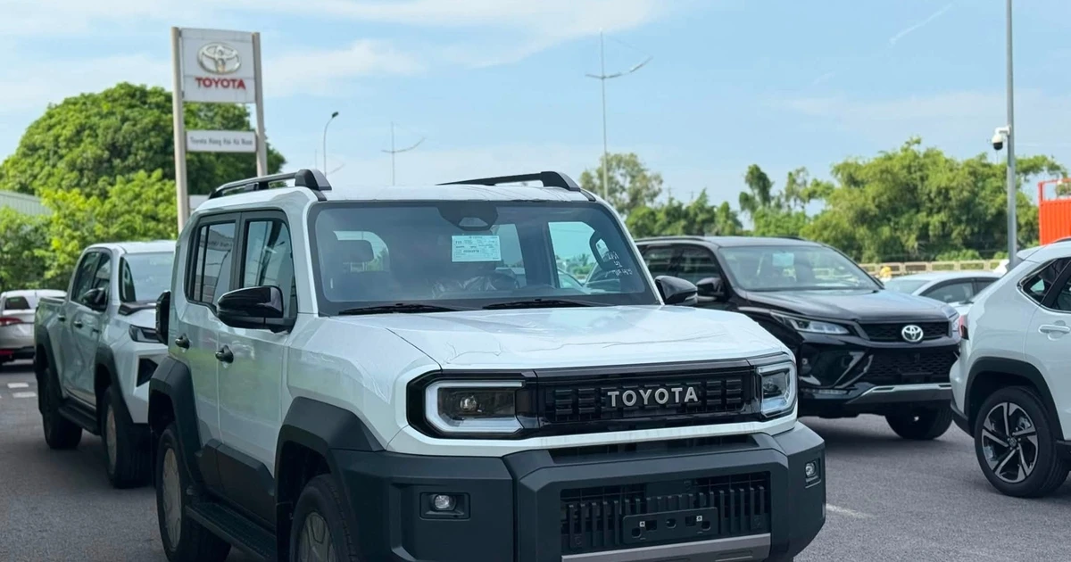 Xem trước Toyota Land Cruiser FJ vừa về đại lý ở Việt Nam