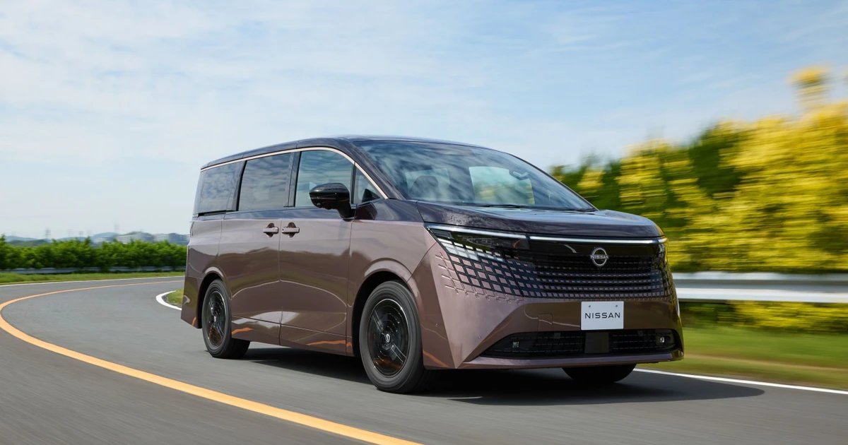 Đối thủ của Toyota Alphard sở hữu công nghệ chưa từng có