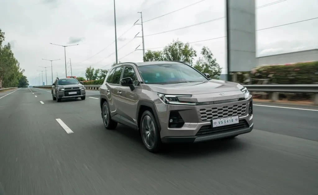 SUV ăn khách nhất của Toyota chốt giá tại Đông Nam Á