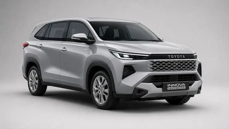 Lộ ảnh Innova Cross bản nâng cấp, rõ thiết kế mới của Toyota