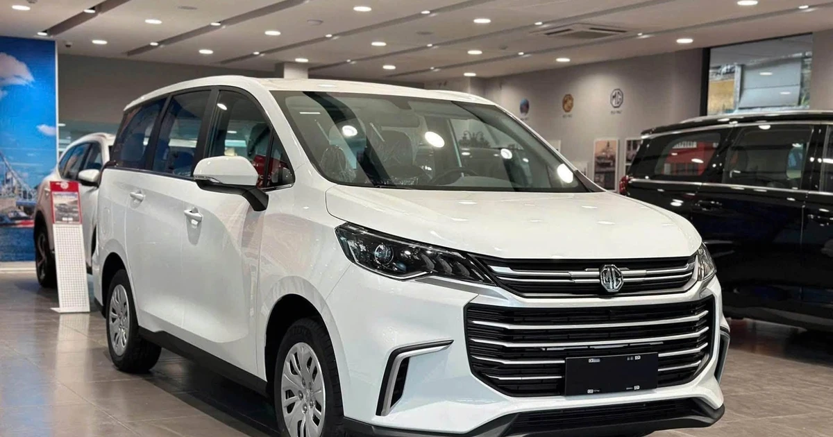 Mẫu MPV 7 chỗ được giảm giá xuống ngang xe cỡ A