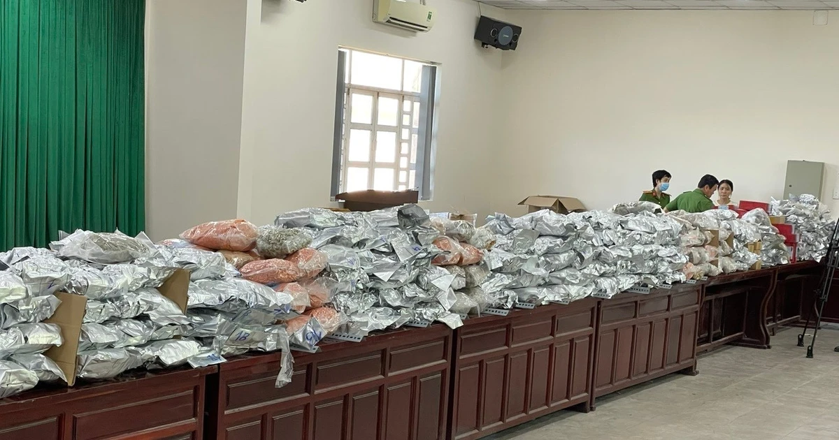 Cận cảnh hơn 1 tấn cần sa thu giữ được sau khi triệt phá ổ nhóm 'Cô tiên thơm'