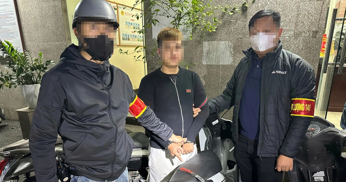 Bị truy đuổi, nhóm 'quái xế' đạp vào đầu xe máy cảnh sát 141 để bỏ trốn