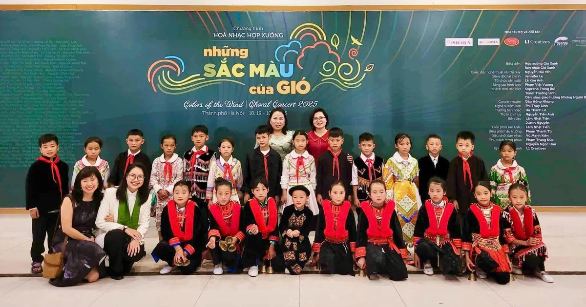 Hợp xướng Gió Xanh mang âm nhạc đến trẻ em nghèo