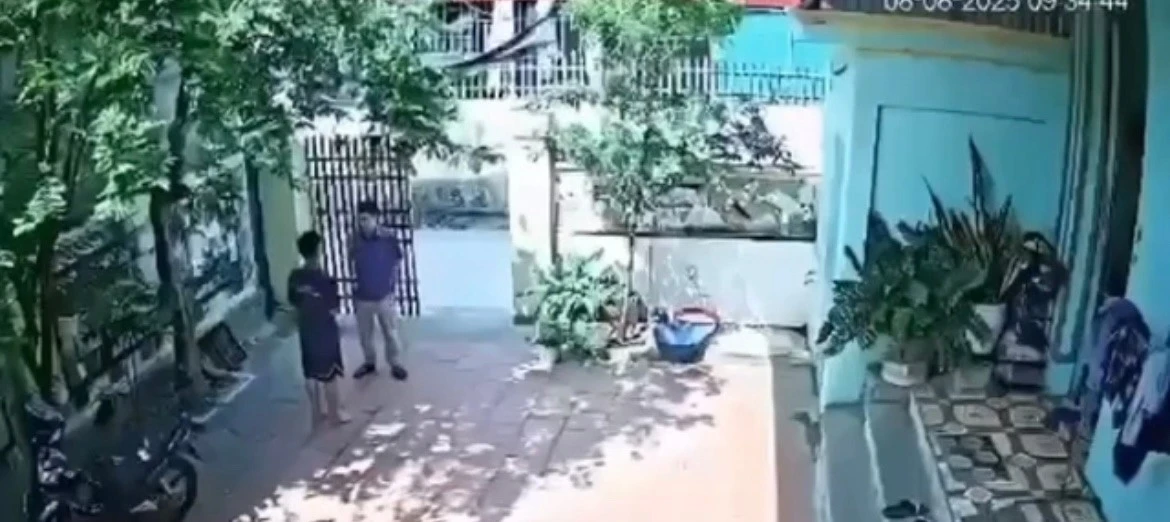 Thầy giáo tạm nghỉ công việc để chăm sóc học sinh bị tát thủng màng nhĩ ở Thanh Hóa