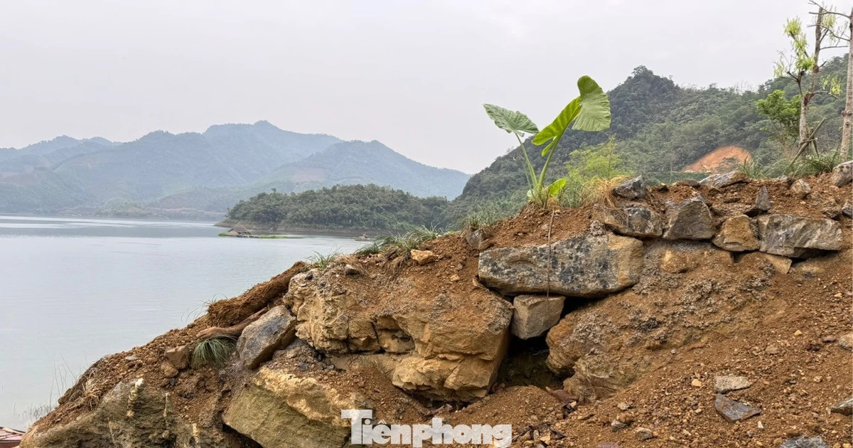 Vụ bạt núi, lấn hồ du lịch quốc gia: Xã báo cáo tỉnh một đằng, thực tế lại một nẻo