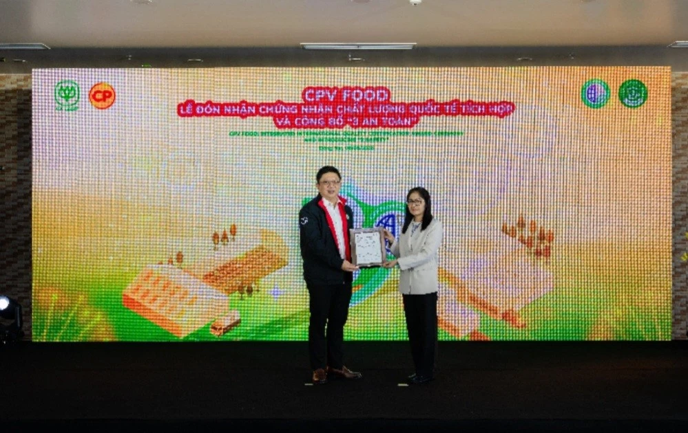 CPV Food đón nhận Chứng nhận Chất lượng quốc tế tích hợp và công bố chương trình '3 an toàn'